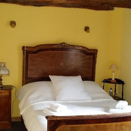 Les Trois Cheminees Chambres D'Hotes Livarot-Pays-d'Auge Exterior foto
