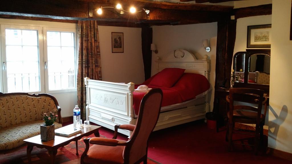 Les Trois Cheminees Chambres D'Hotes Livarot-Pays-d'Auge Exterior foto